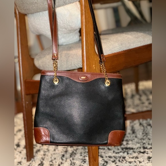 Vintage Bally Swiss Pebbled Leather Bag! Classic beauty. 🤎🖤